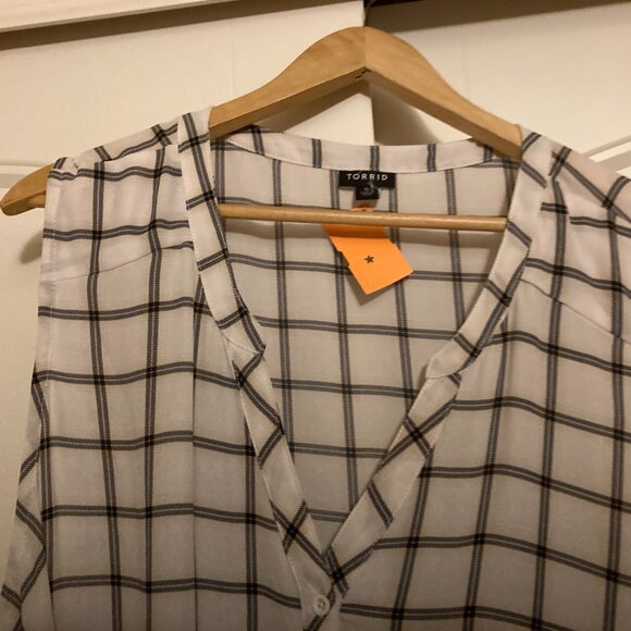 Torrid Peplum Georgette Button-Front Blouse 5 5X White Black Windowpane Check - Picture 2 of 3